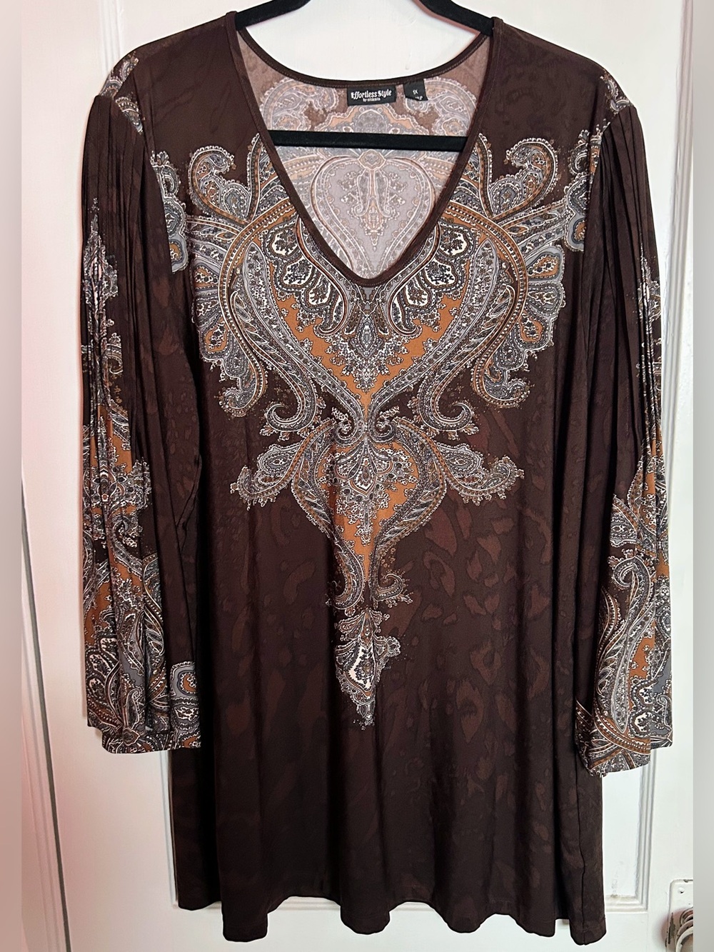 Effortless style Brown Paisley V-Neck Tunic